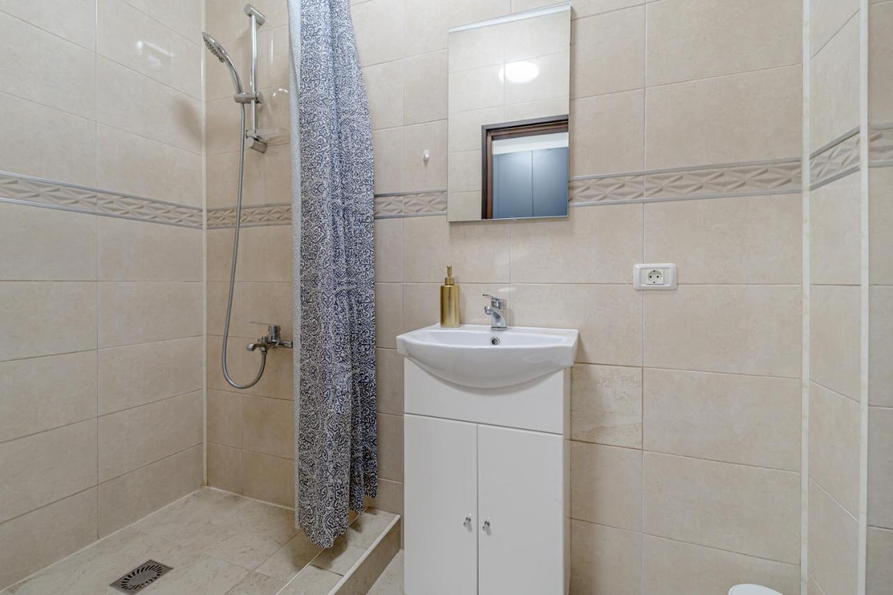 אראד Hera'S Modern Home מראה חיצוני תמונה